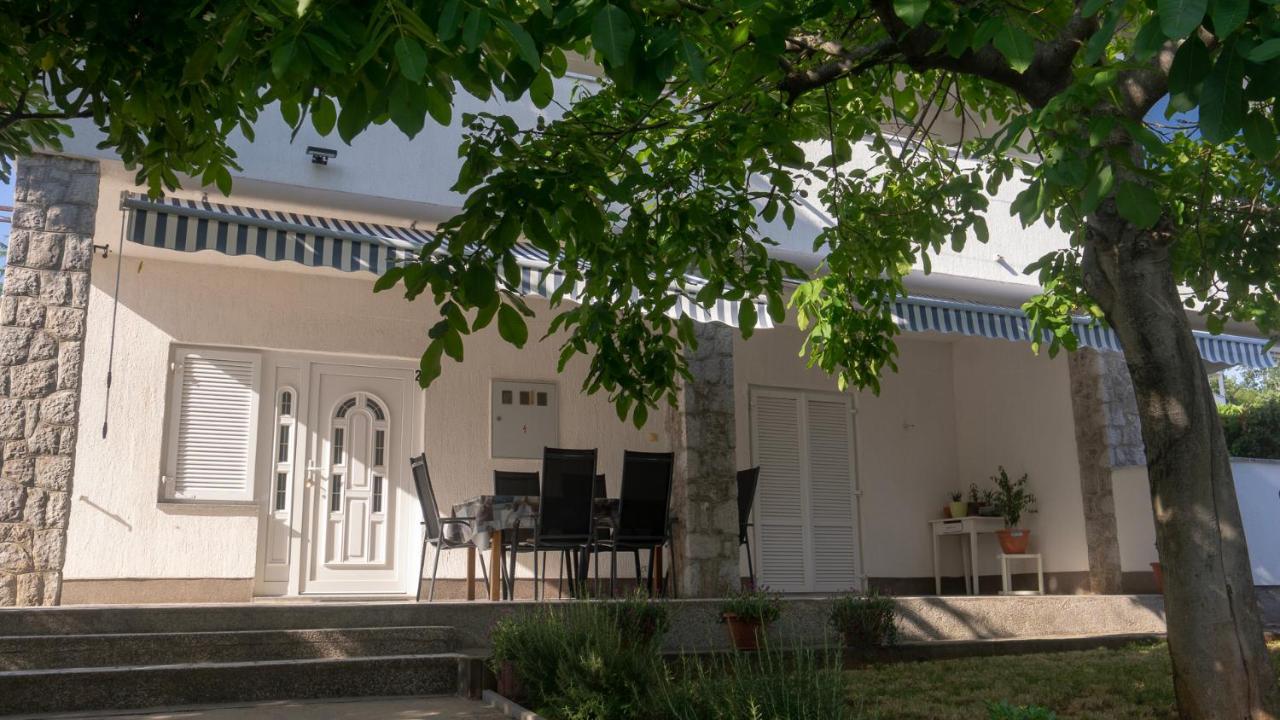 Apartmani Gaj Malinska Kültér fotó