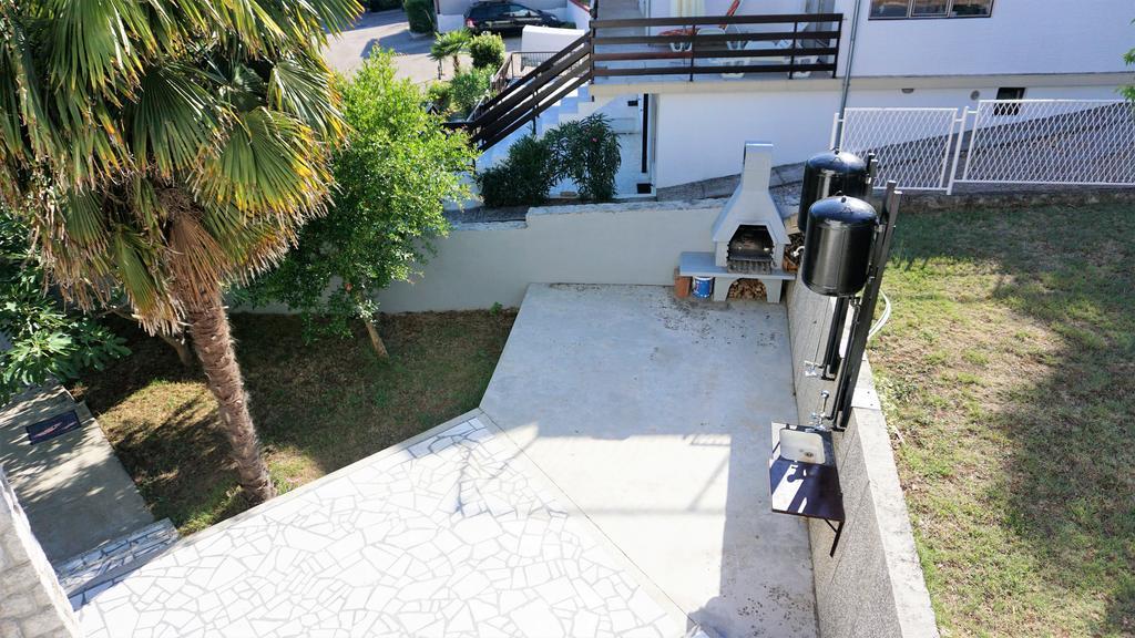 Apartmani Gaj Malinska Kültér fotó