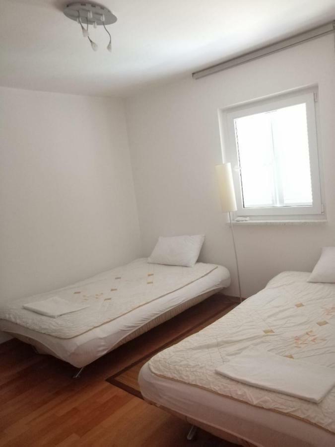 Apartmani Gaj Malinska Kültér fotó
